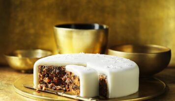Marcipános asztalt gyümölcsös torta