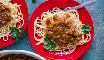 Zöldséges húsragu spagettivel