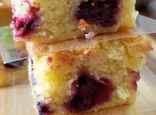 Meggyes kevert sütemény