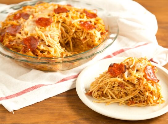 Kolbászos sült spagetti