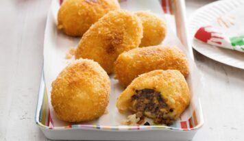 Hússal töltött burgonyagombóc