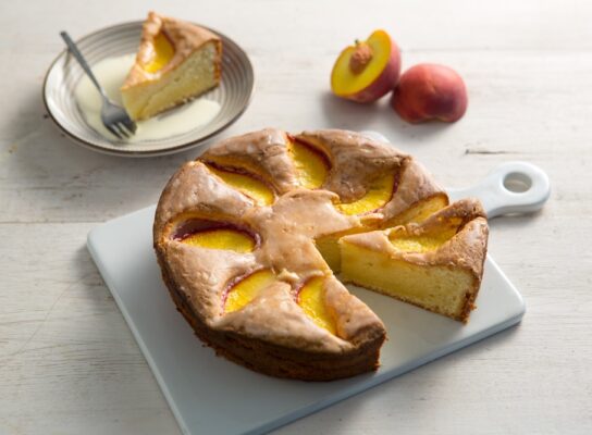 Joghurtos nektarin torta