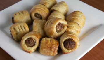 Tésztába bújtatott fűszeres húsgolyók