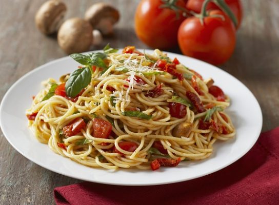 Szalámis-paradicsomos spagetti