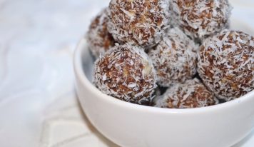 Kókuszkrémmel töltött kókuszgolyó