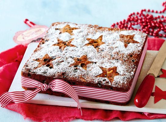 Karácsonyi gyümölcsös piskóta