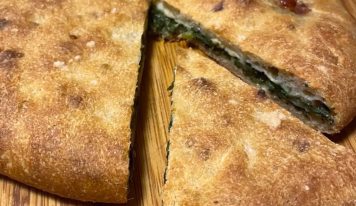 Spenóttal töltött pizza házilag